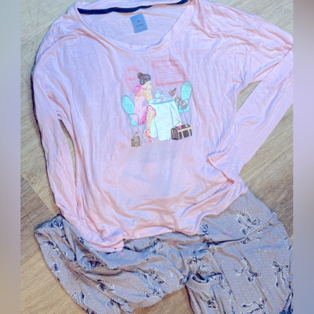 Jane and Bleecker Pink and Grey Long Sleeve Bloomingdales Cafe Bow Pajama’s Bow